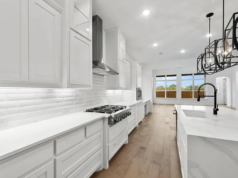 White cabinet kitchen remodel near Frisco TX by UHS Remodeling