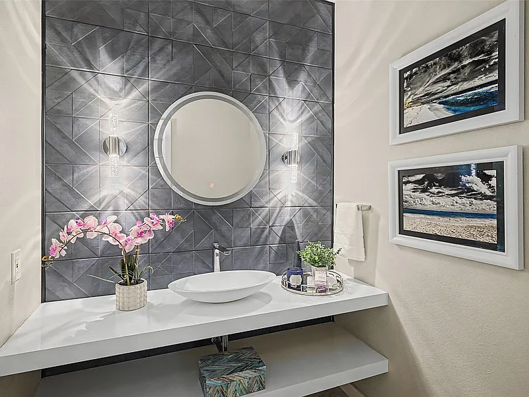 McKinney primary bath by UHS Remodeling